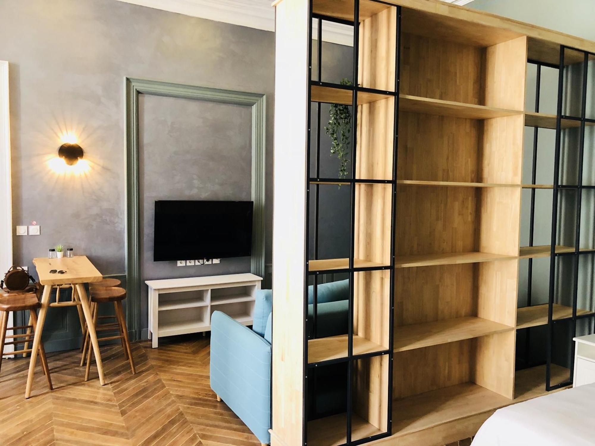 Meubles De L'Arsenal Coeur De Ville ! Angouleme Luaran gambar