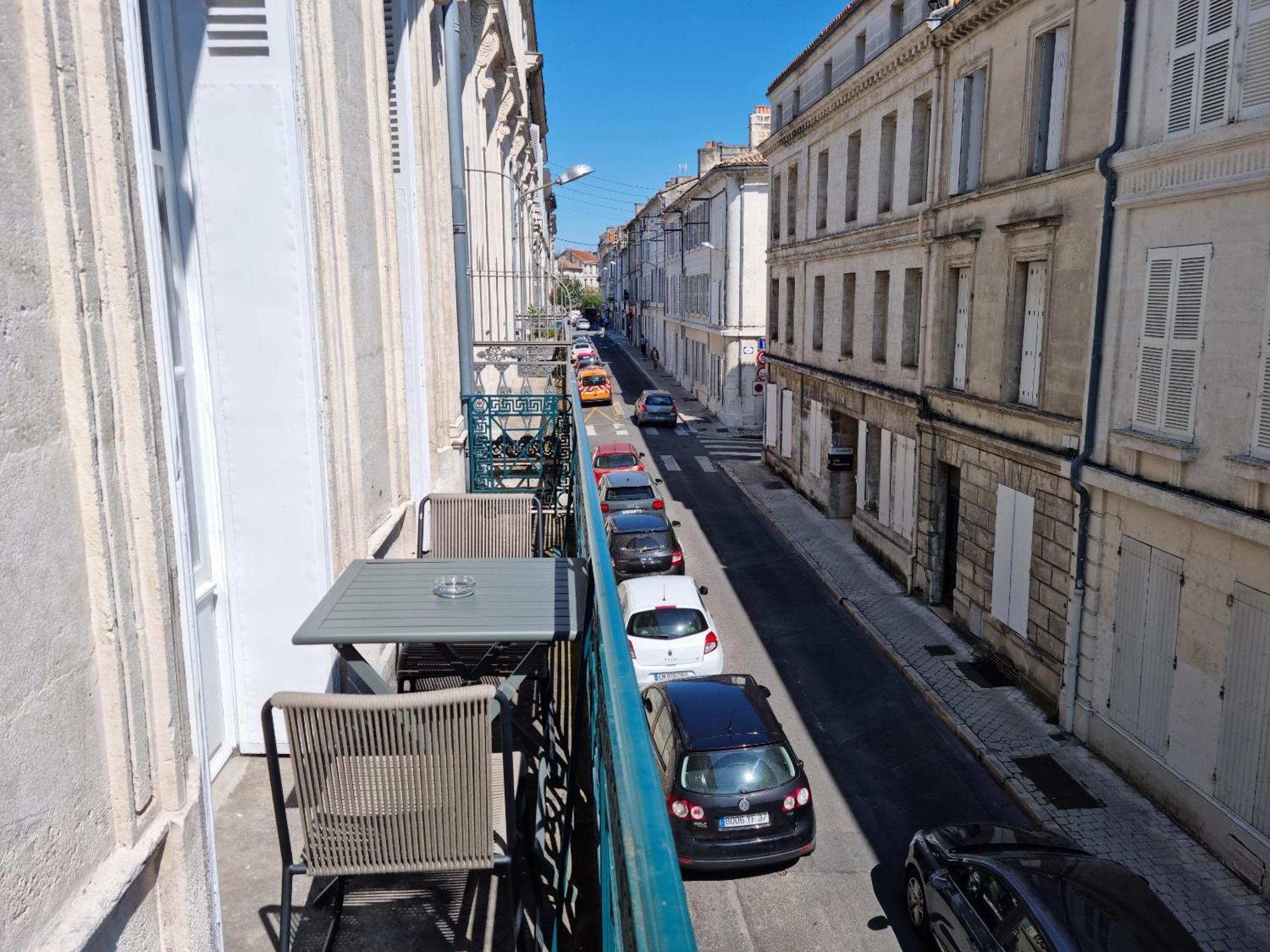 Meubles De L'Arsenal Coeur De Ville ! Angouleme Luaran gambar