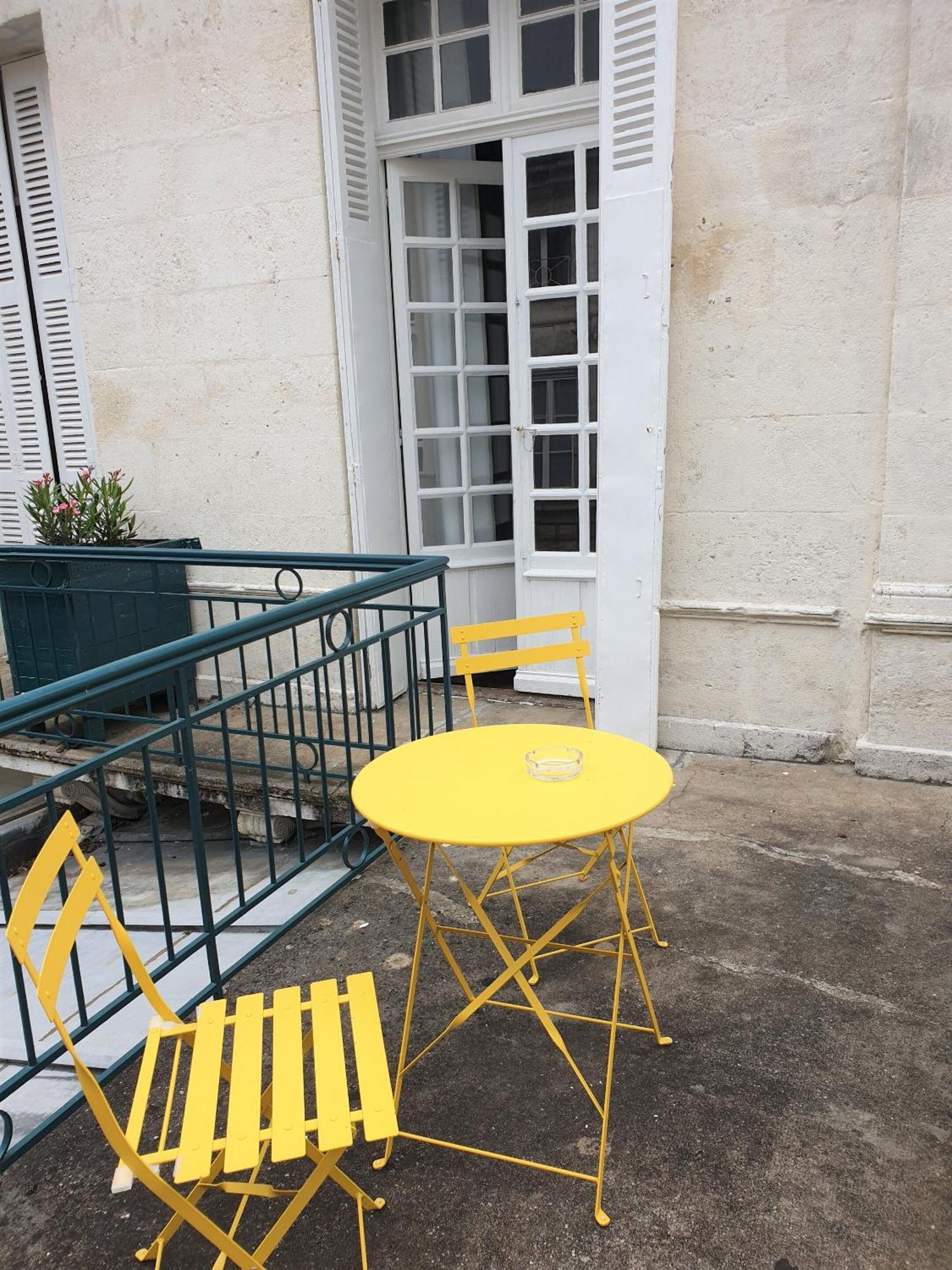 Meubles De L'Arsenal Coeur De Ville ! Angouleme Luaran gambar